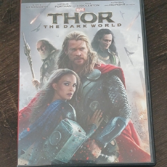 Marvel Thor: The Dark World DVD with Red and Blue Cover - Picture 1 of 2
